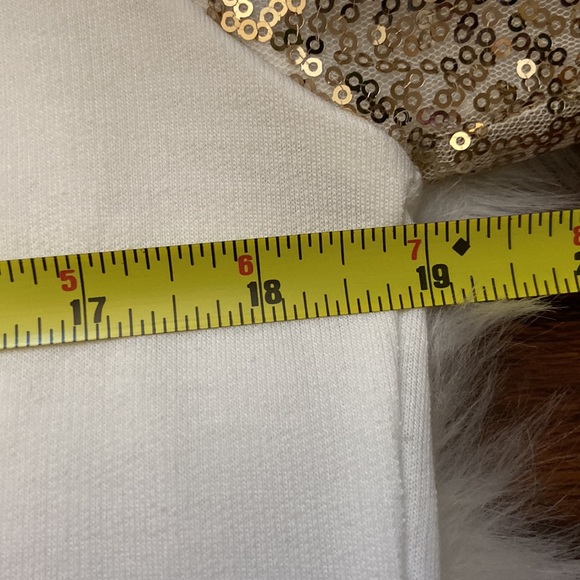 🆕 Absolutely beautiful sequin sleeve sweatshirt in size M - Picture 7 of 7